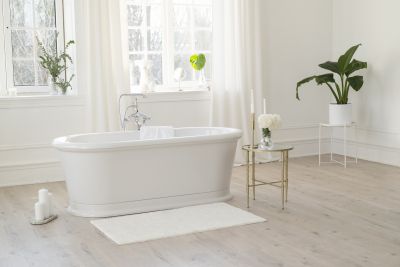 Corner Whirlpool Tub